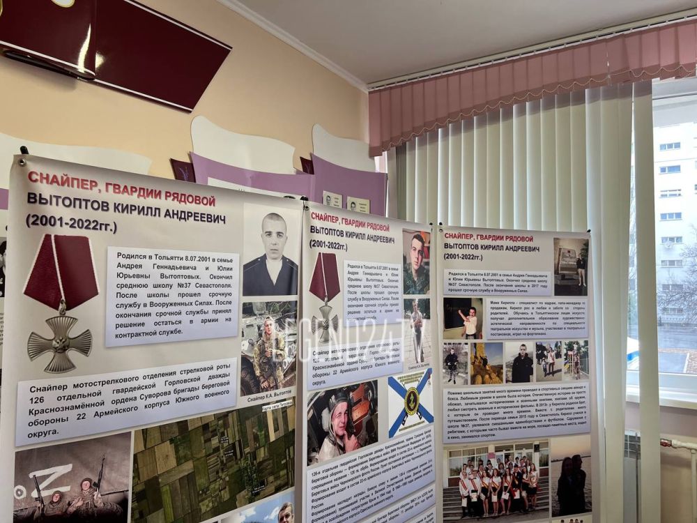 В одной из школ Севастополя появились парты героев