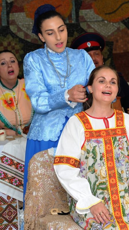 Крымскому фольклорному коллективу «Лепота» присвоено звание «Заслуженный коллектив народного творчества Российской Федерации» Крымскому фольклорному коллективу «Лепота» присвоено звание «Заслуженный коллектив народного творчества Российской Федерации»