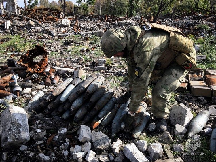 Севастопольские пиротехники обезвредили 26 тысяч бомб и мин в ЛНР