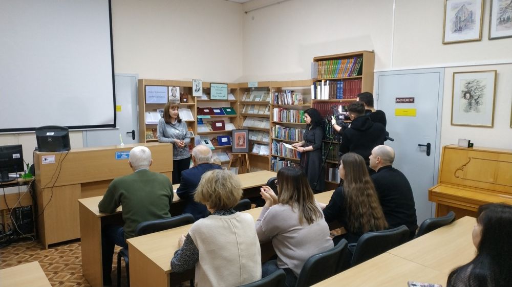 В Республиканской крымскотатарской библиотеке им. И. Гаспринского состоялось первое в этом году заседание литературного объединения «Вдохновение»
