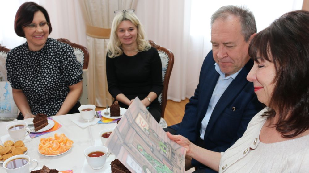 Министр культуры Республики Крым встретилась с юными крымчанами