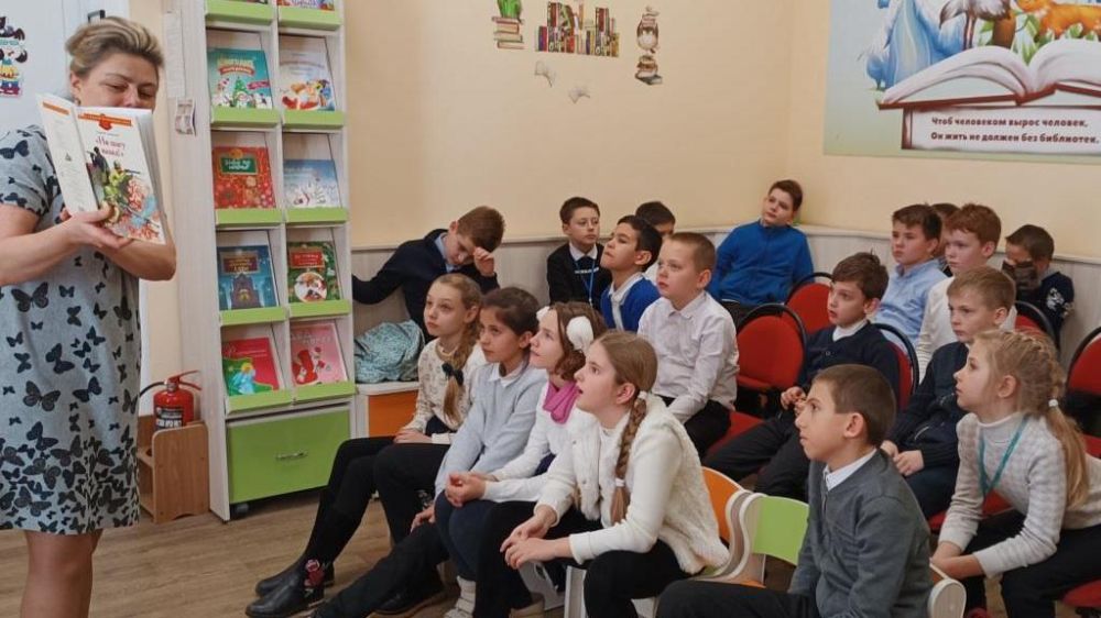 В Республиканской детской библиотеке им. В.Н. Орлова стартовал проект «Книжный парад Победы»