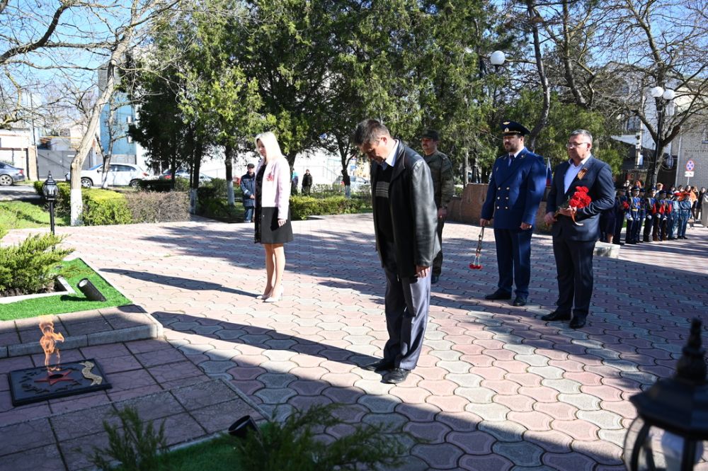 прокурор черноморского района. глава администрации поселка. черноморское новости. сход граждан. цдют черноморского района крым.