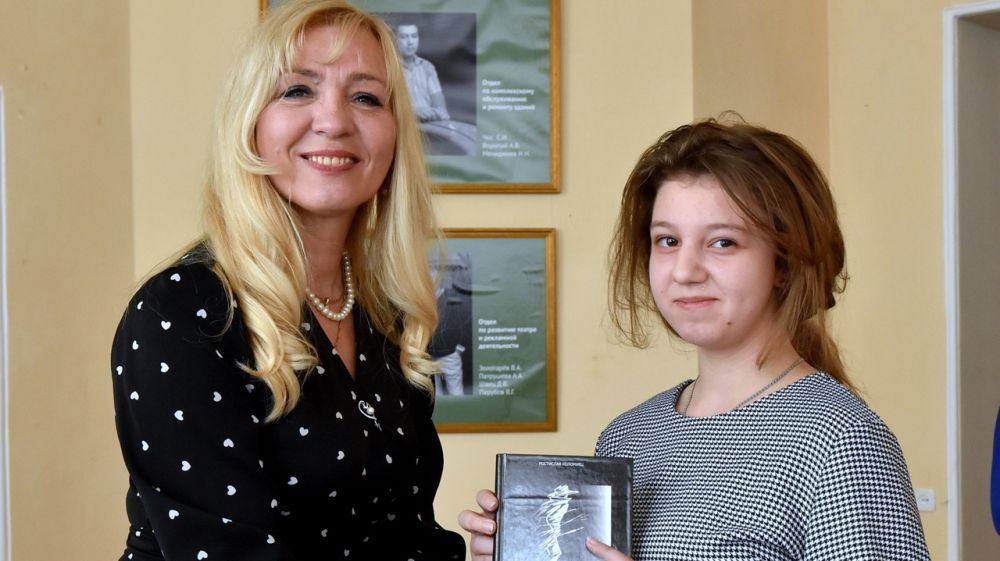 Свыше 700 крымских школьников стали участниками проекта «Я – театрал!»