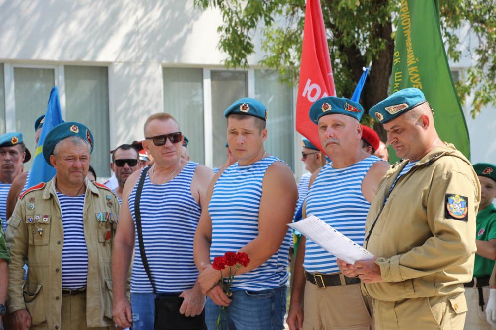 Украинский десант в крыму. Форма крымского десантника. защита от высадки десанта крым.