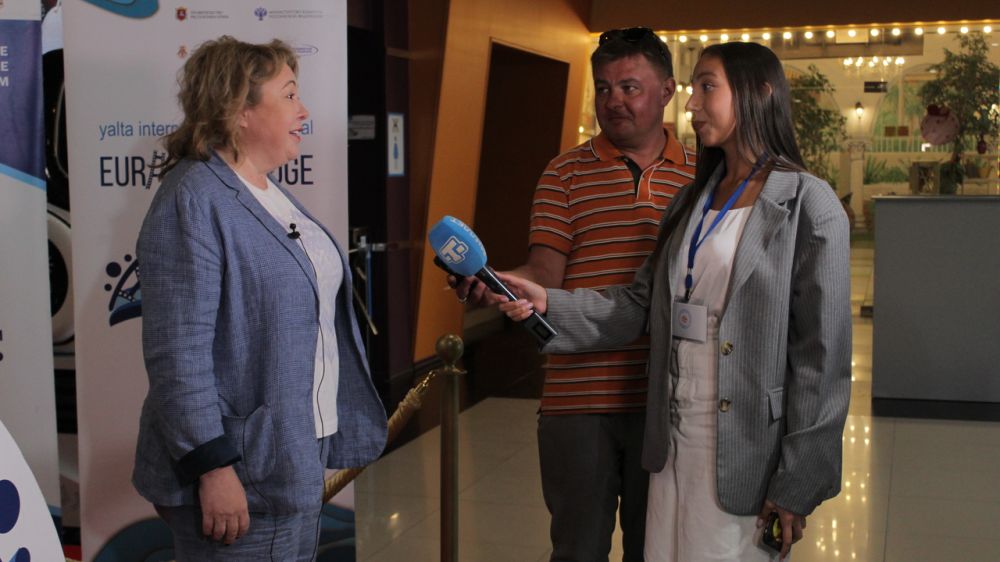 Татьяна Манежина приветствовала гостей и участников VII Ялтинского Международного фестиваля «Евразийский мост»