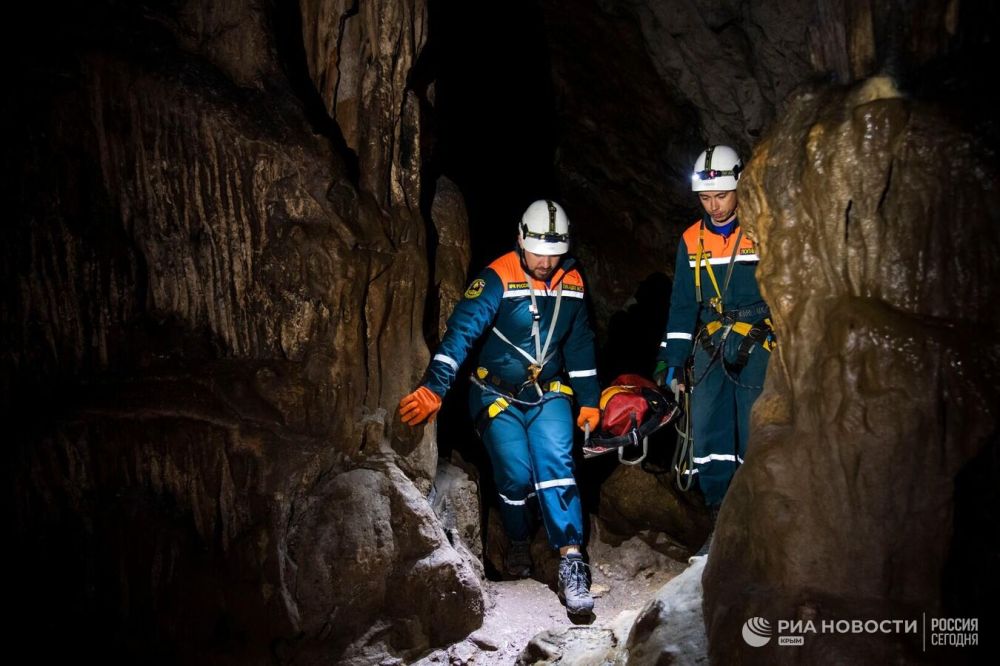 Сила шестерых у одного: как работают в Крыму горные спасатели